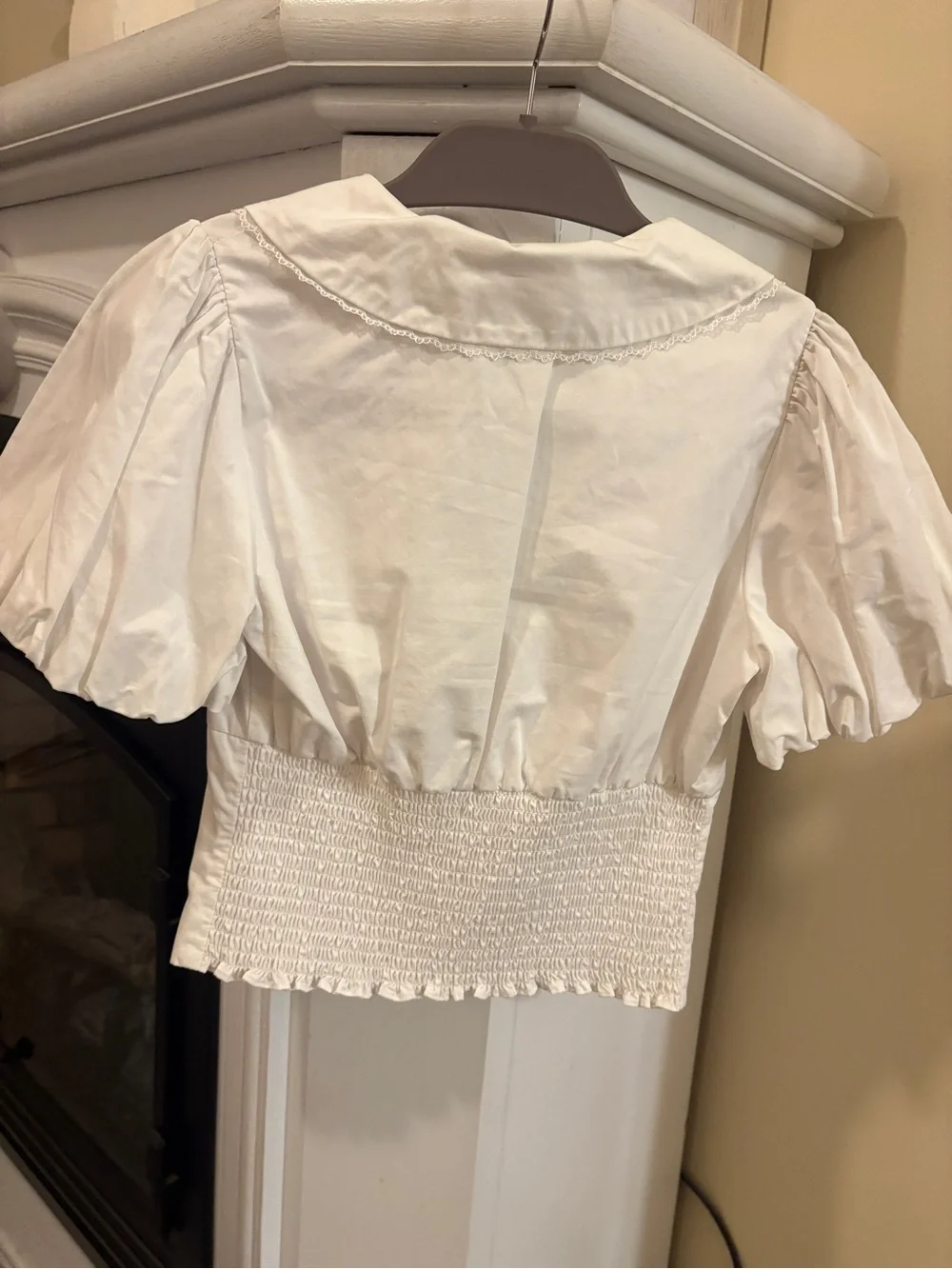 ASTR THE LABEL small White Puff Sleeve Button-Front Top